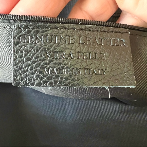 Black Leather backpack brass zippers made in Italy very good condition - Picture 8 of 13